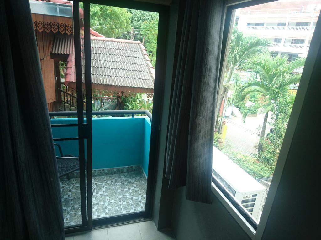 Hostel Thapae Gate